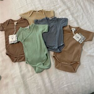 Kate Quinn 5 Piece Onesie Layette Bundle